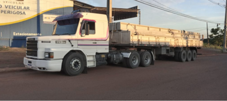 Caminhão Carroceria